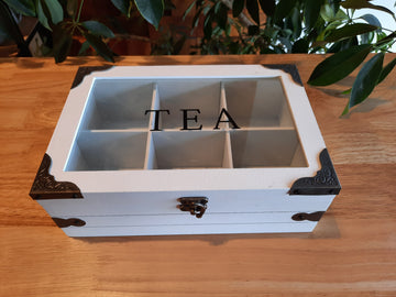 Caja de Té Blanca Detalle Metal 6 Compartimientos